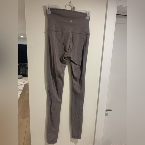 Lululemon thick luon extra high rise moonstone colour size 4 - Picture 3 of 3
